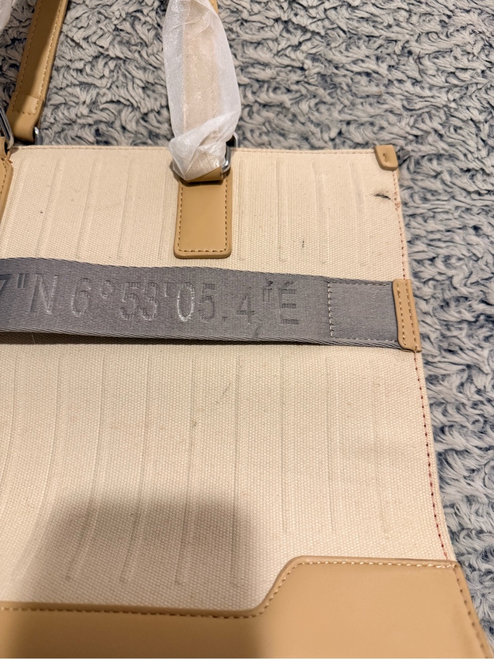 Beautiful Tan Handbag - Picture 4 of 8